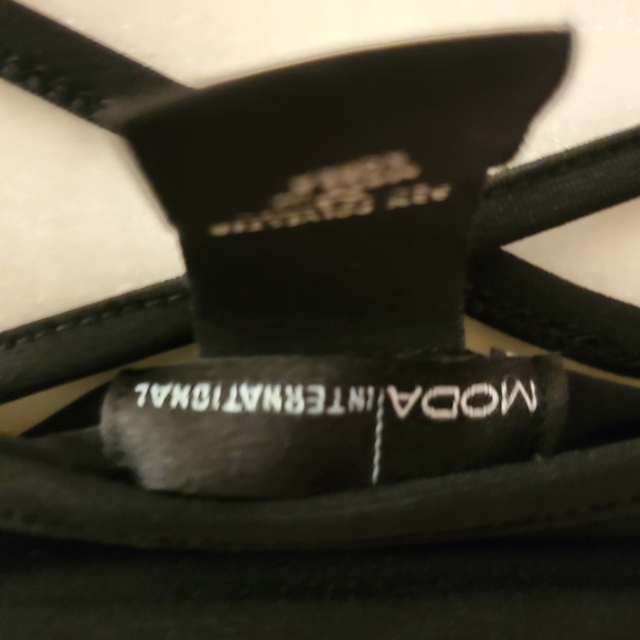 Black dress - Picture 3 of 4